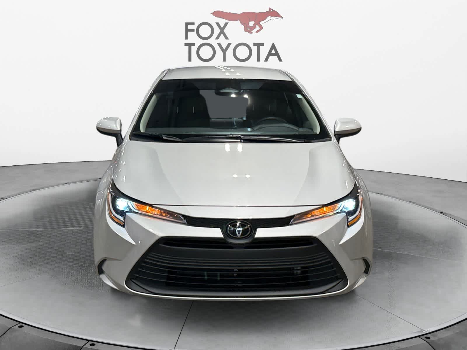 Used 2025 Toyota Corolla LE FWD image 9