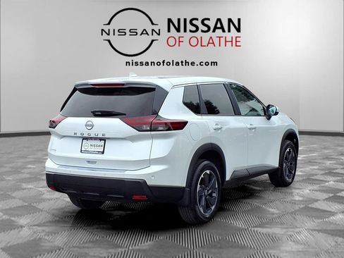Used 2026 Nissan Rogue SV w/ Cold Weather Package FWD image 27