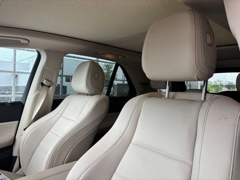 Used 2022 Mercedes-Benz GLE 350 image 3
