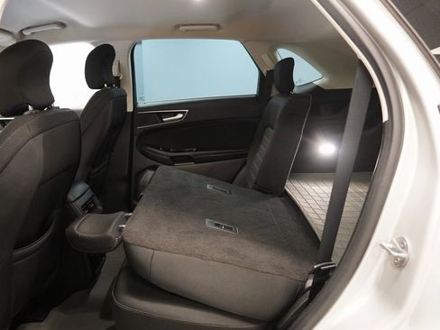 Used 2019 Ford Edge SEL image 26