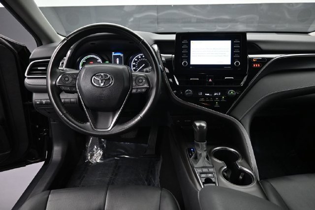Used 2024 Toyota Camry SE w/ Convenience Package FWD image 11