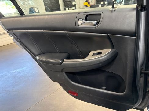 Used 2005 Honda Accord EX-L image 12