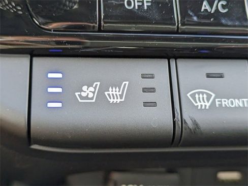 New 2025 Hyundai Elantra Limited image 23