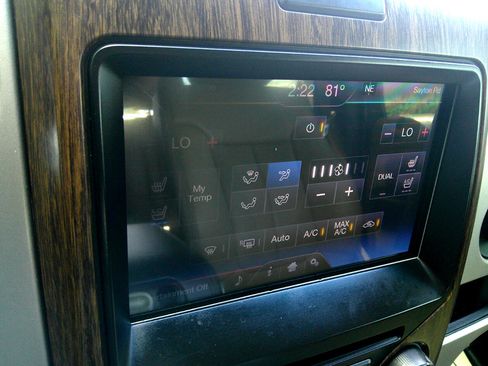 Used 2013 Ford F150 Lariat w/ Lariat Chrome Pkg image 21