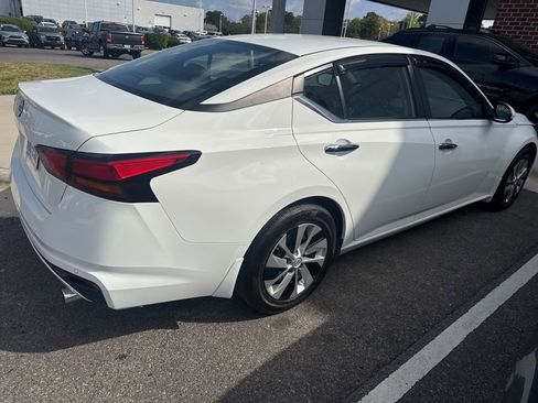 Used 2023 Nissan Altima 2.5 S image 3