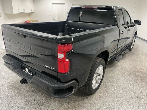 Used 2021 Chevrolet Silverado 1500 Custom image 5