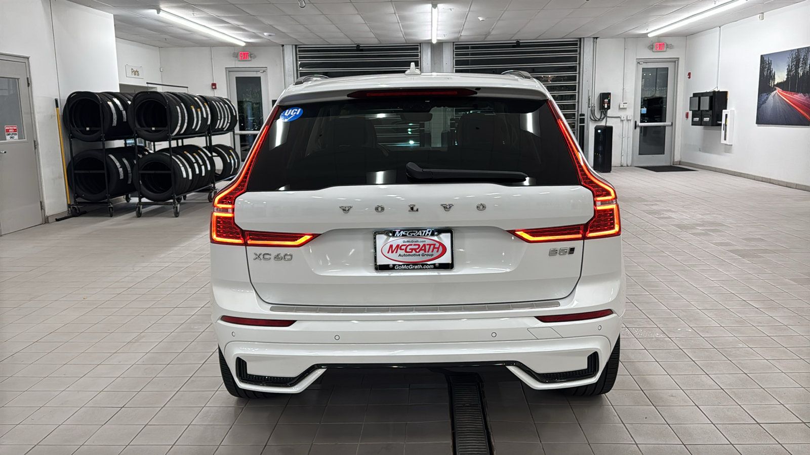 Used 2024 Volvo XC60 B5 Ultimate w/ Protection Package Premier AWD/4WD image 6
