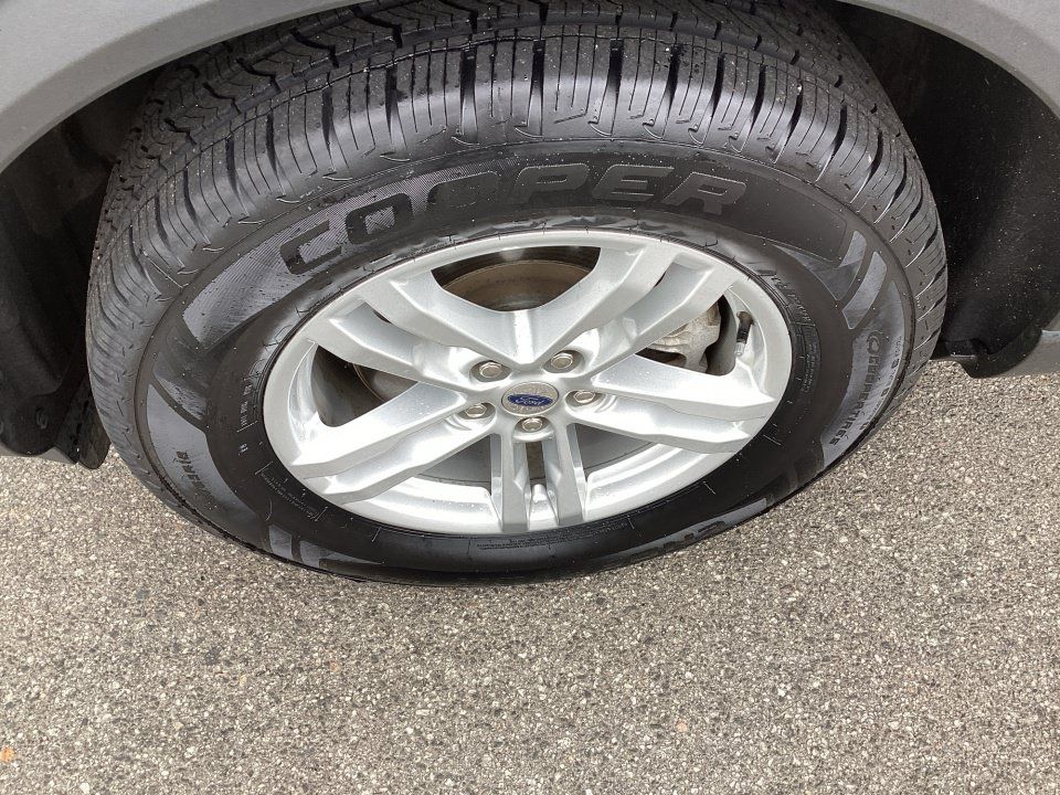Used 2022 Ford Explorer XLT AWD/4WD image 31