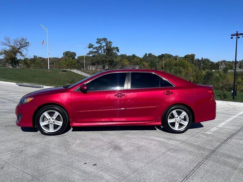 Used 2013 Toyota Camry SE image 5