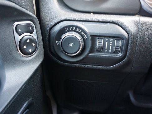Used 2020 Jeep Wrangler Sport AWD/4WD image 5