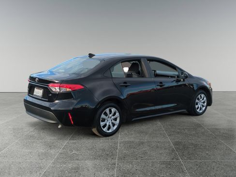 Certified 2025 Toyota Corolla LE image 5