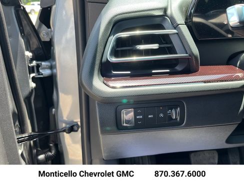 New 2026 Chevrolet Traverse Z71 w/ Enhanced Driving Package AWD/4WD image 12