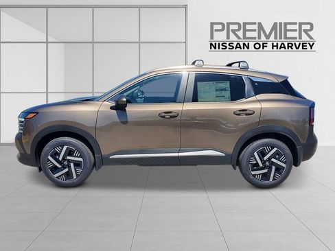 New 2026 Nissan Kicks SV w/ SV Premium Package FWD image 3