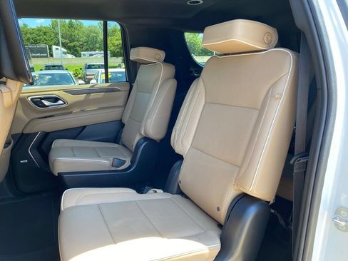 Used 2024 Chevrolet Suburban Premier w/ Advanced Technology Package AWD/4WD image 26
