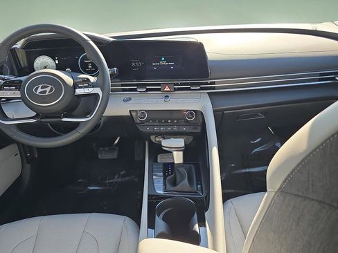 New 2026 Hyundai Elantra Limited FWD image 18