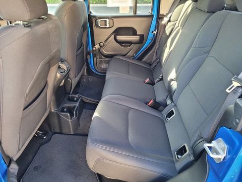 Used 2021 Jeep Gladiator Sport image 9