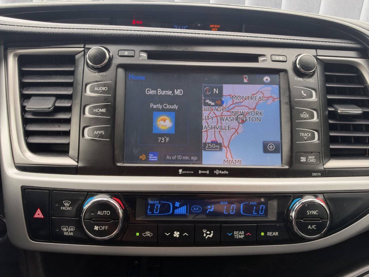 Used 2018 Toyota Highlander SE AWD/4WD image 16