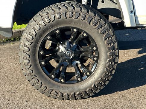 Used 2018 RAM 2500 Laramie w/ Sport Appearance Group image 24