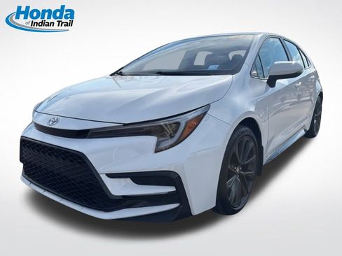 Used 2024 Toyota Corolla SE image 1