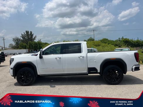 New 2026 GMC Sierra 2500 Denali w/ Denali Reserve Package AWD/4WD image 4