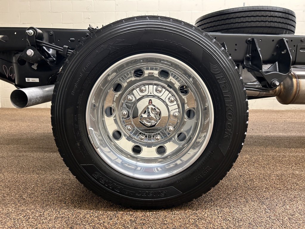 New 2026 RAM 5500 4x4 Crew Cab image 27