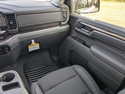 New 2025 Chevrolet Silverado 1500 LT image 17