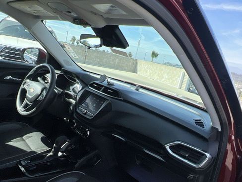 Used 2023 Chevrolet TrailBlazer LT image 28