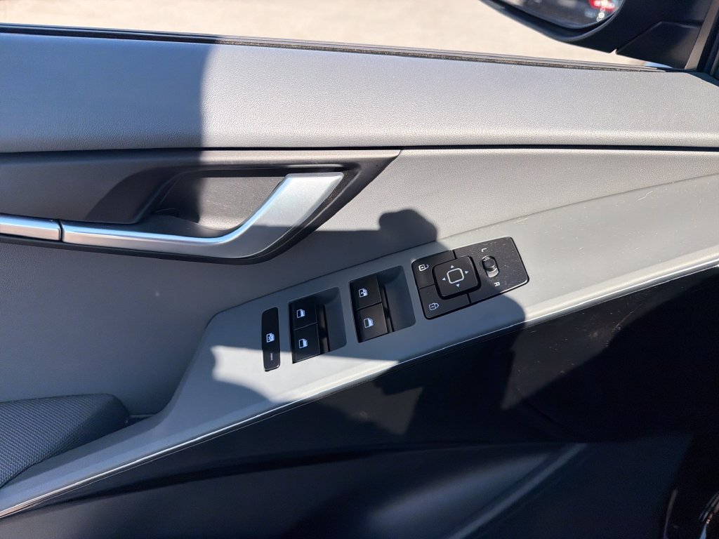 Used 2025 Kia Niro EX FWD image 22