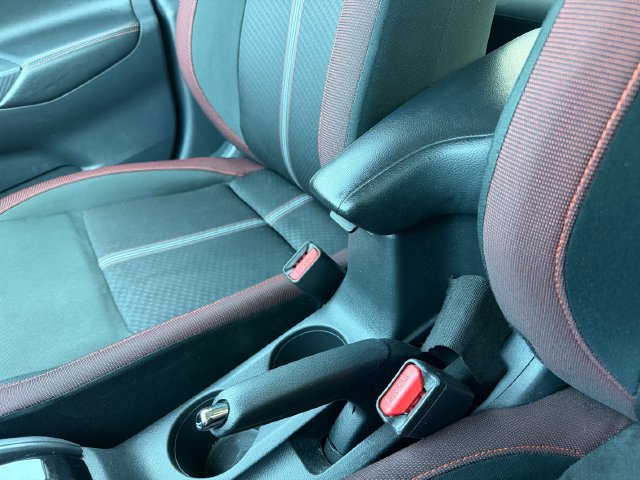 Used 2024 Nissan Versa SR FWD image 29
