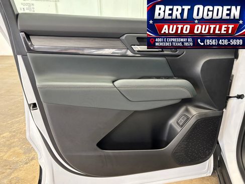 Used 2026 GMC Terrain AT4 AWD/4WD image 18