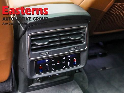 Used 2022 Audi Q8 Prestige w/ Prestige Package image 34