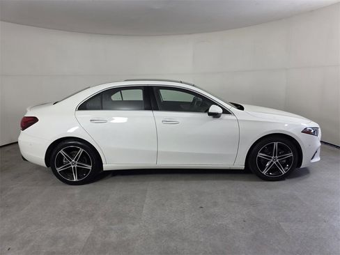 Certified 2022 Mercedes-Benz A 220 image 3