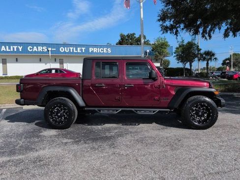 Used 2022 Jeep Gladiator Sport AWD/4WD image 3