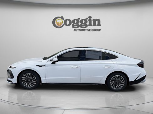 New 2026 Hyundai Sonata SEL FWD image 2