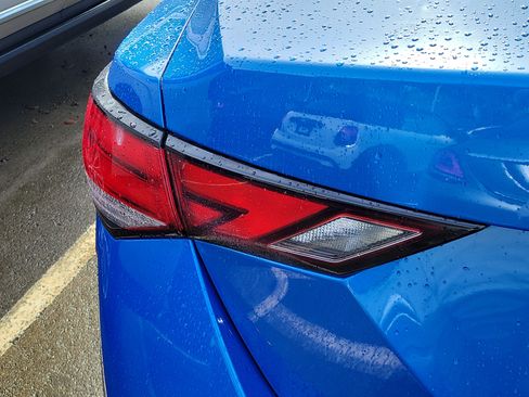 Used 2022 Nissan Sentra SV w/ Trunk Package FWD image 4