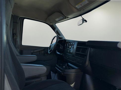 Used 2019 GMC Savana 2500 w/ Driver Convenience Package image 23