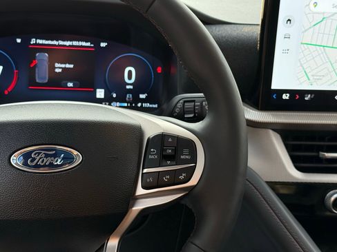 Used 2025 Ford Explorer Active w/ Active Comfort Package image 40