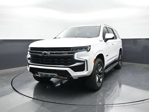 Used 2022 Chevrolet Tahoe Z71 w/ Luxury Package AWD/4WD image 4