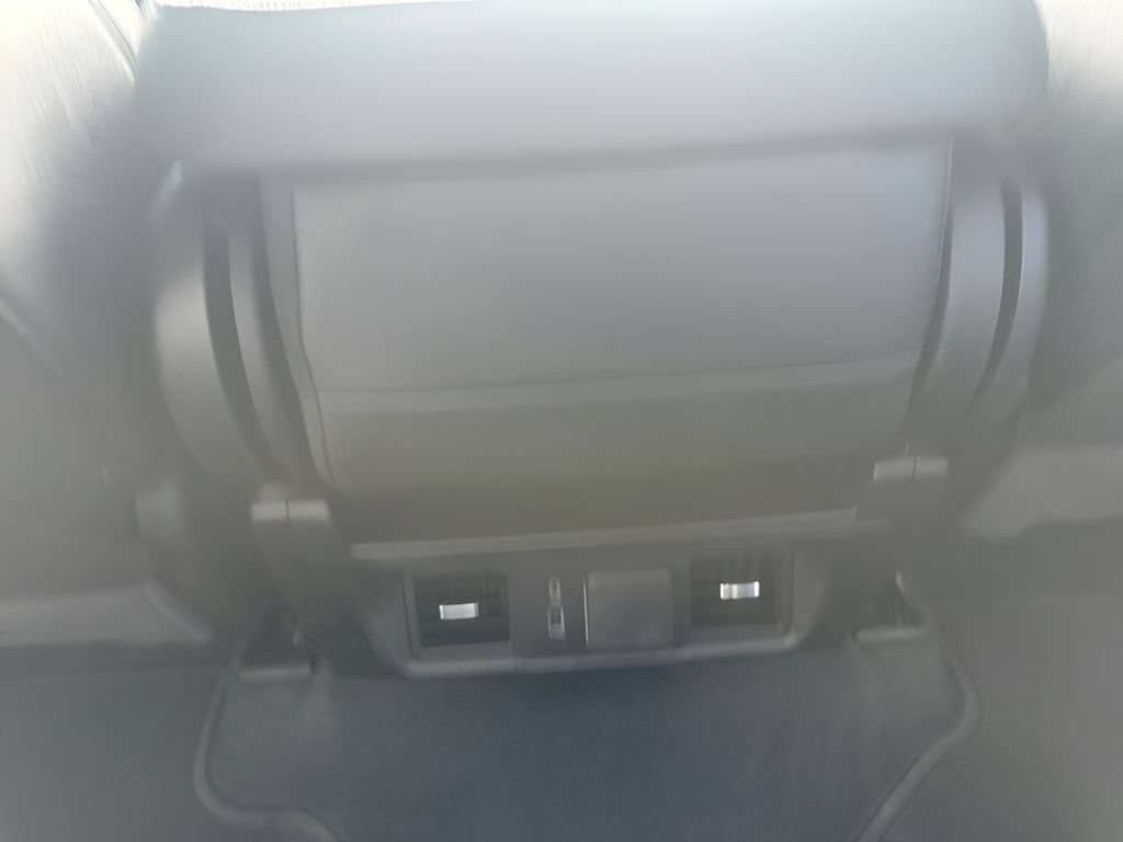 Used 2026 GMC Sierra 1500 SLT AWD/4WD image 14