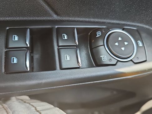Used 2022 Ford Escape SE AWD/4WD image 25