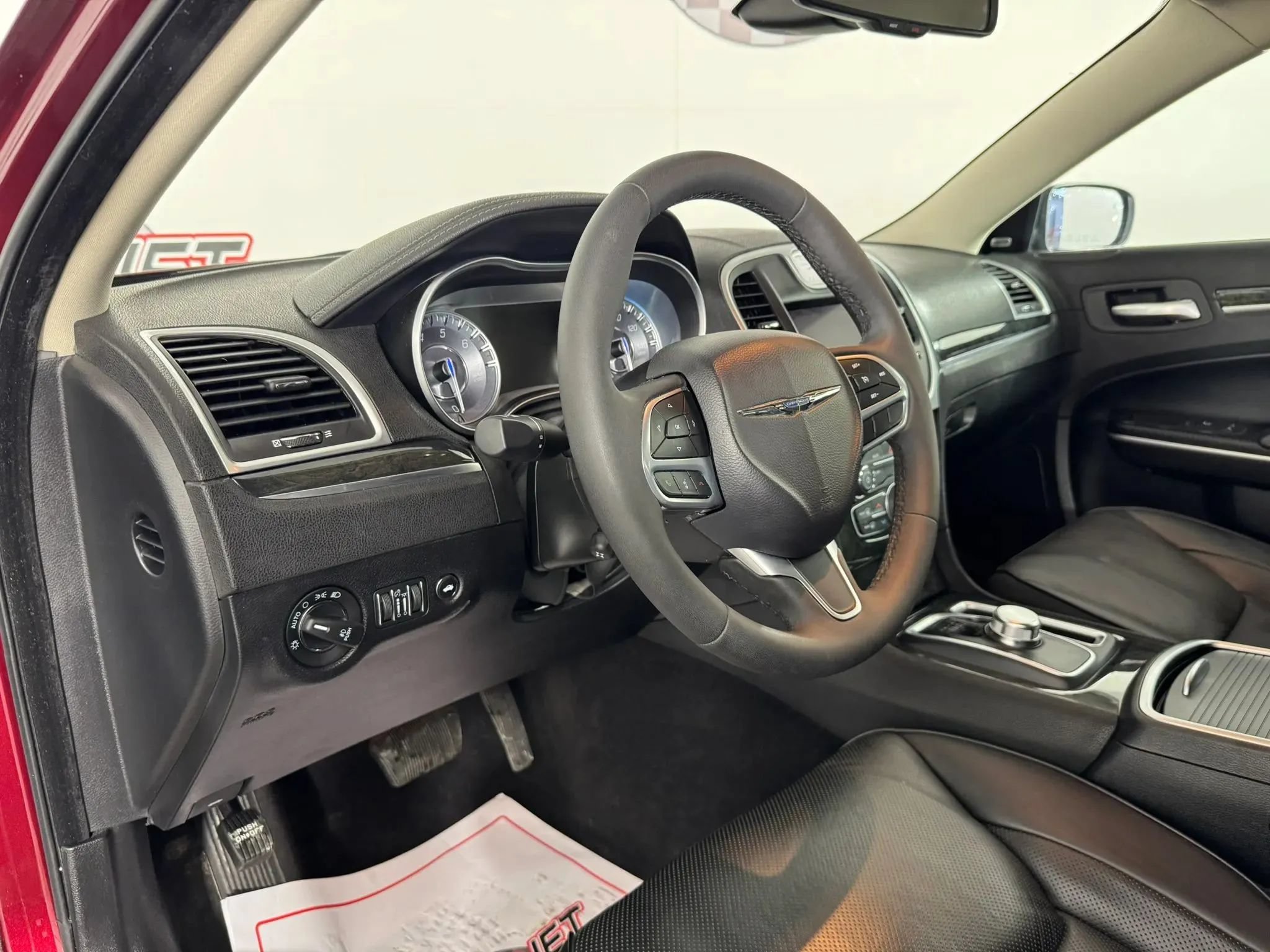 Used 2023 Chrysler 300 Touring L w/ Comfort Group AWD/4WD image 10