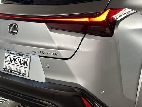 Used 2024 Lexus UX 250h F Sport image 9