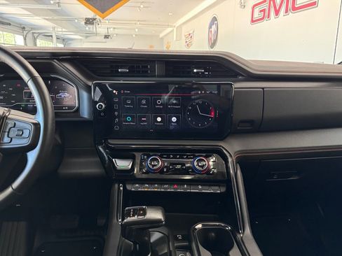 Certified 2024 GMC Sierra 1500 AT4 w/ AT4 Preferred Package AWD/4WD image 20