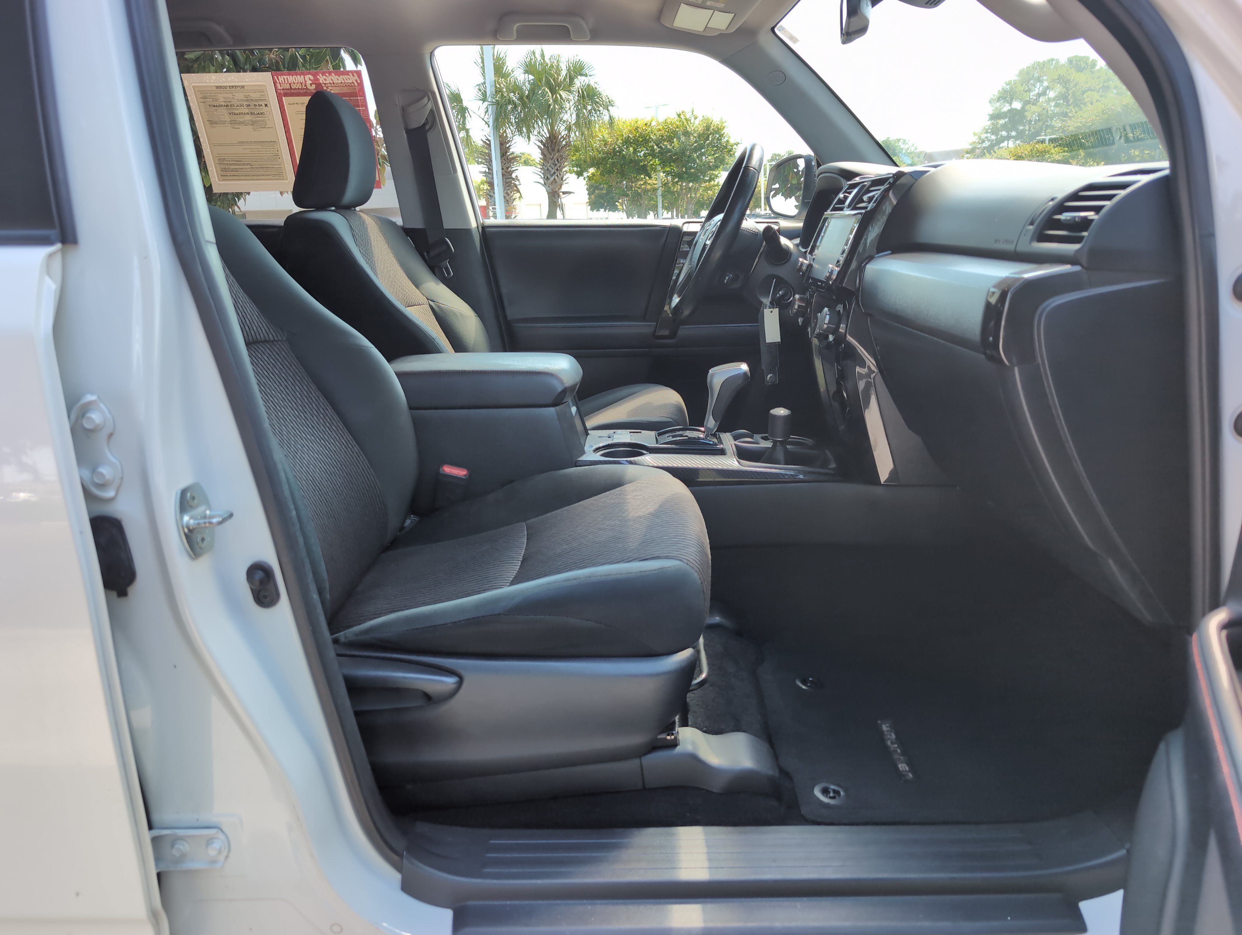 Used 2020 Toyota 4Runner TRD Off-Road AWD/4WD image 32