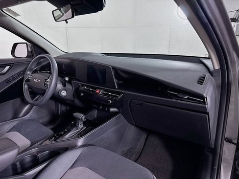 Used 2023 Kia Niro LX FWD image 25