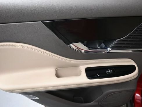 Used 2022 Lincoln Corsair AWD w/ Equipment Group 101A image 21