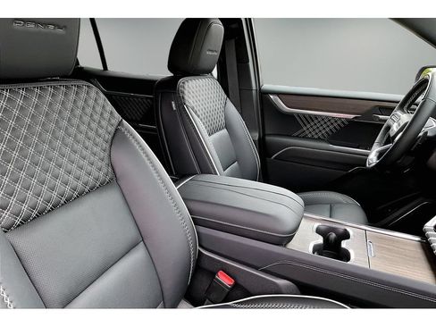 Used 2026 GMC Acadia Denali w/ Super Cruise Package AWD/4WD image 30