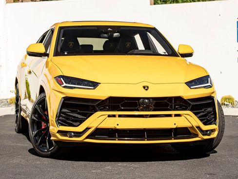Used 2021 Lamborghini Urus AWD/4WD image 4