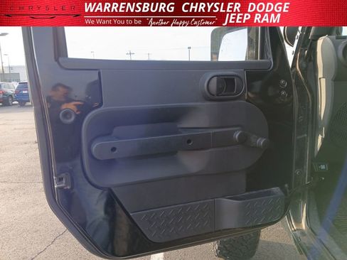 Used 2009 Jeep Wrangler X image 12