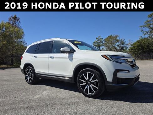 Used 2019 Honda Pilot Touring image 1